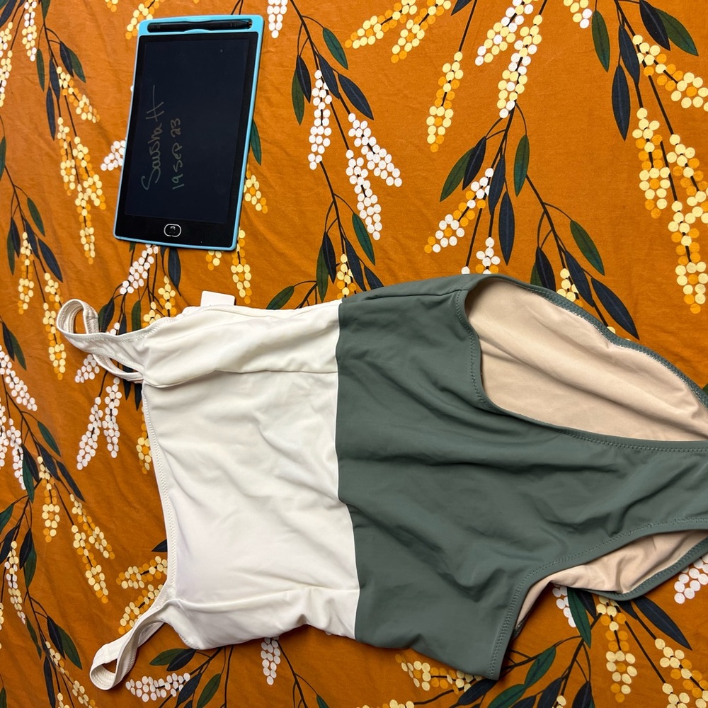 One piece swim suit